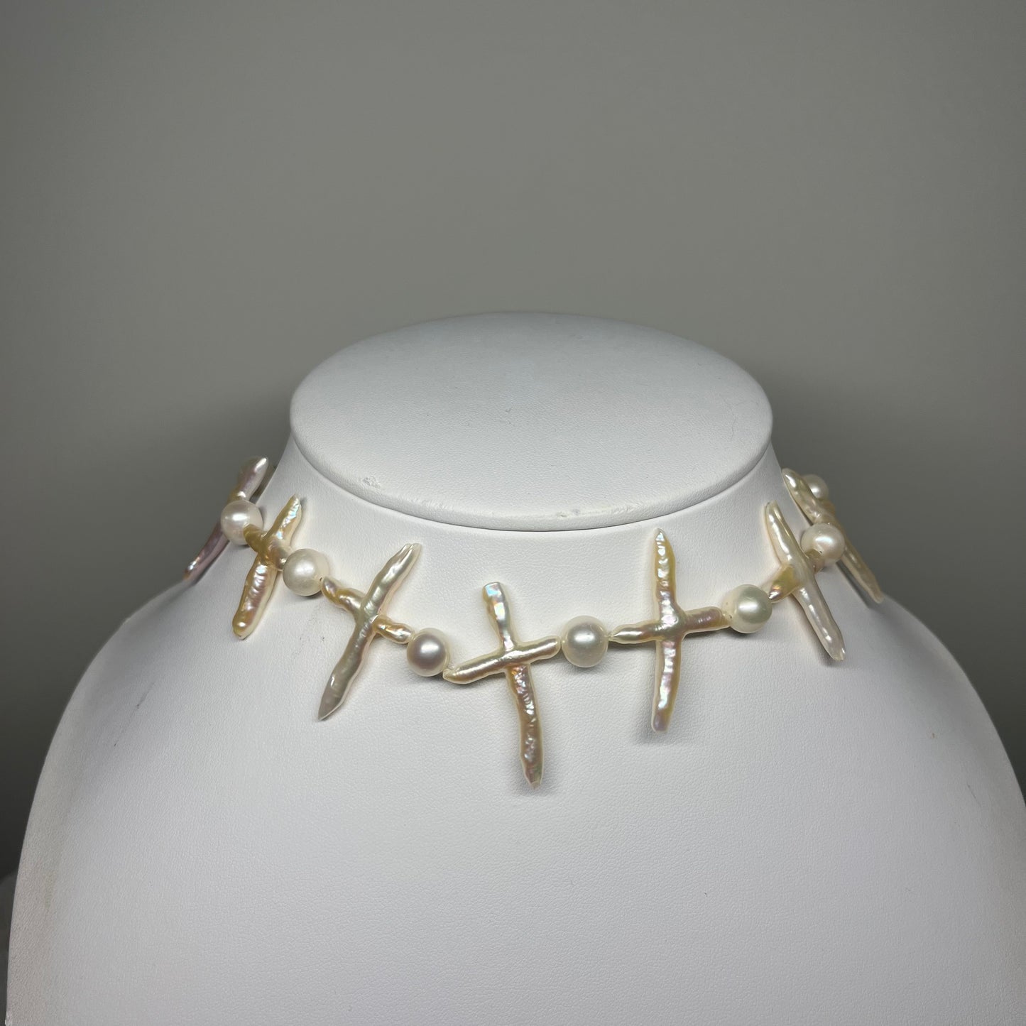 cross choker